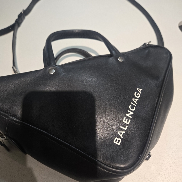 Balanciaga bag - Picture 2 of 10